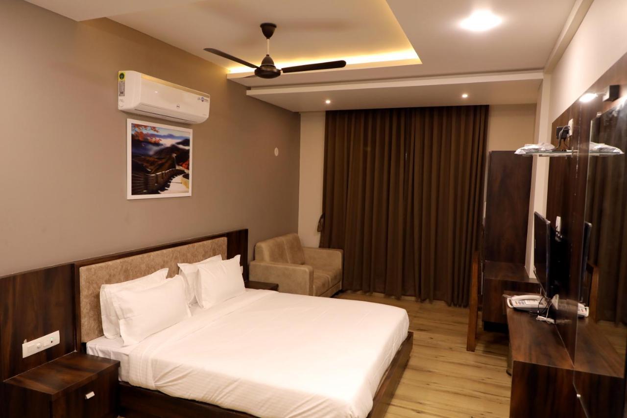 Hotel Nest Бхудж Экстерьер фото
